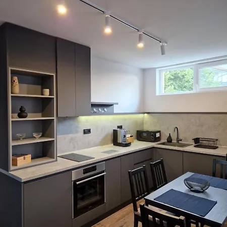 Enya Apartment Burgas City